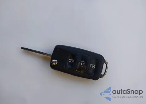 2013 Volkswagen Passat 2.5L Se z USA, uszkodzony, nr VIN 1VWBP7A33DC088050